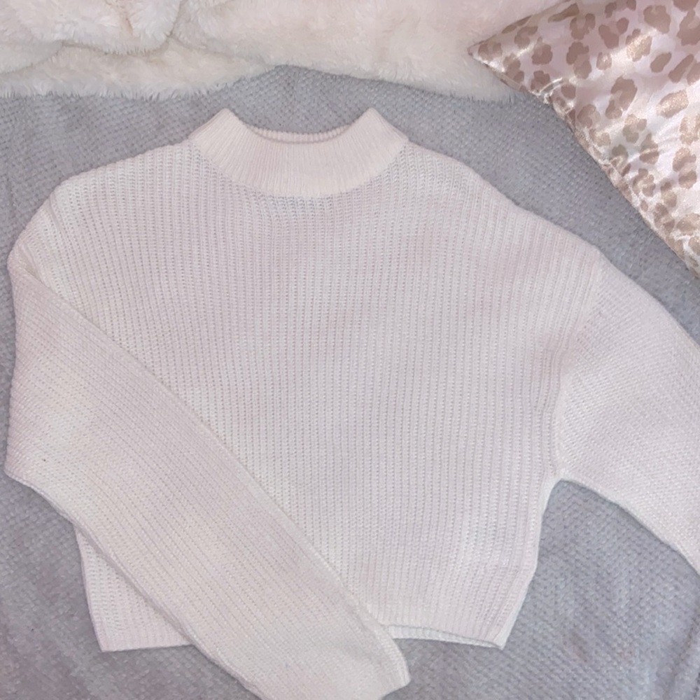 DIVIDED pull over sweater